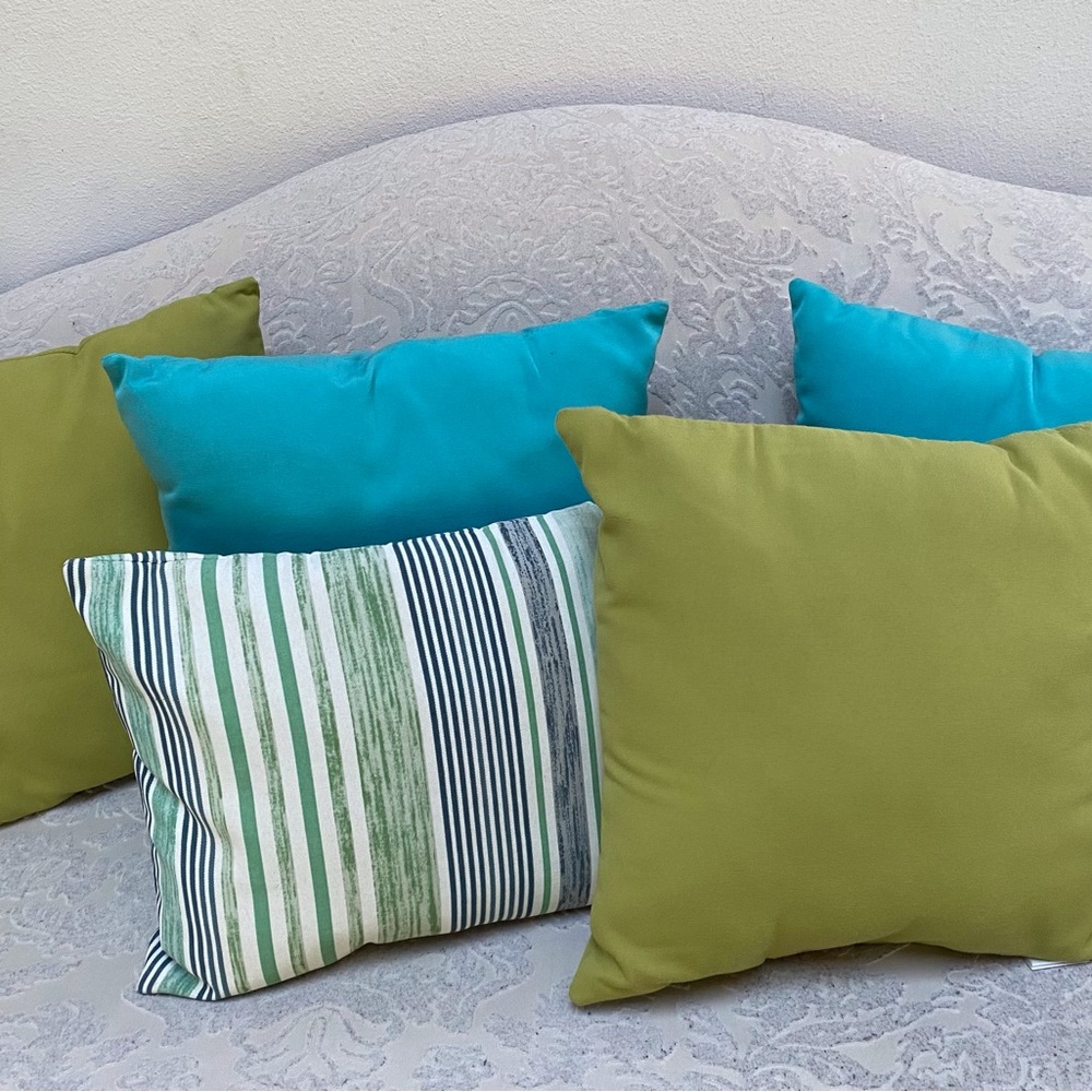 Grandin Road Outdoor Pillows - Set of 5